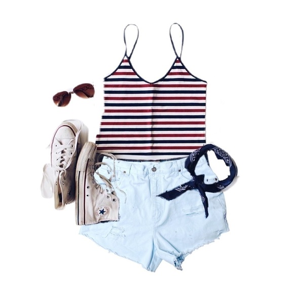 VINTAGE Boutique Custom Distressed Cutoffs - Picture 2 of 11